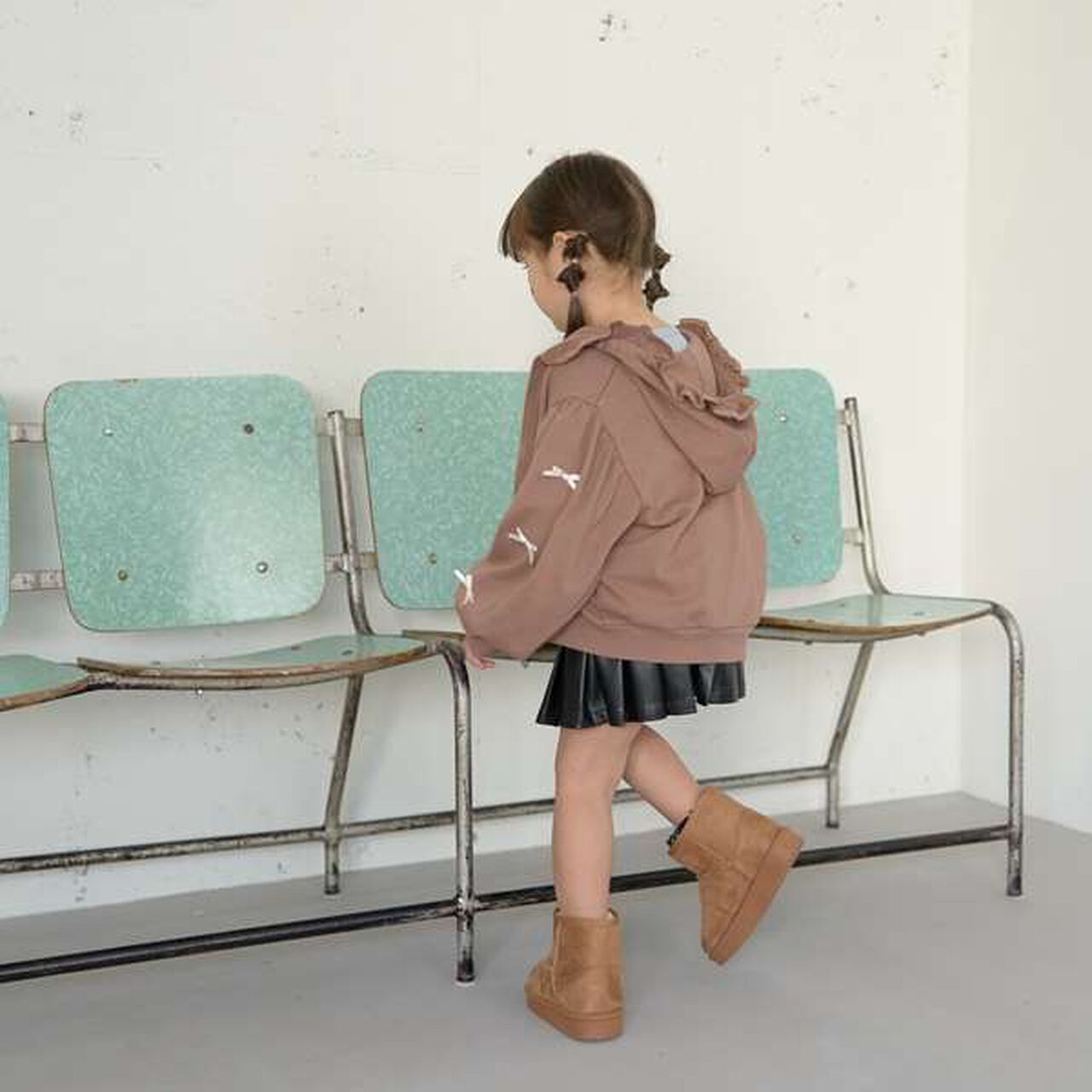 Pilling-Resistant Ribbon Frill Zip Hoodie,Mocha brown, large image number 6